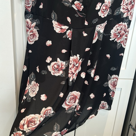 Torrid Floral Print Georgette Drape Back Top Short Sleeves Size 5 - Picture 8 of 13